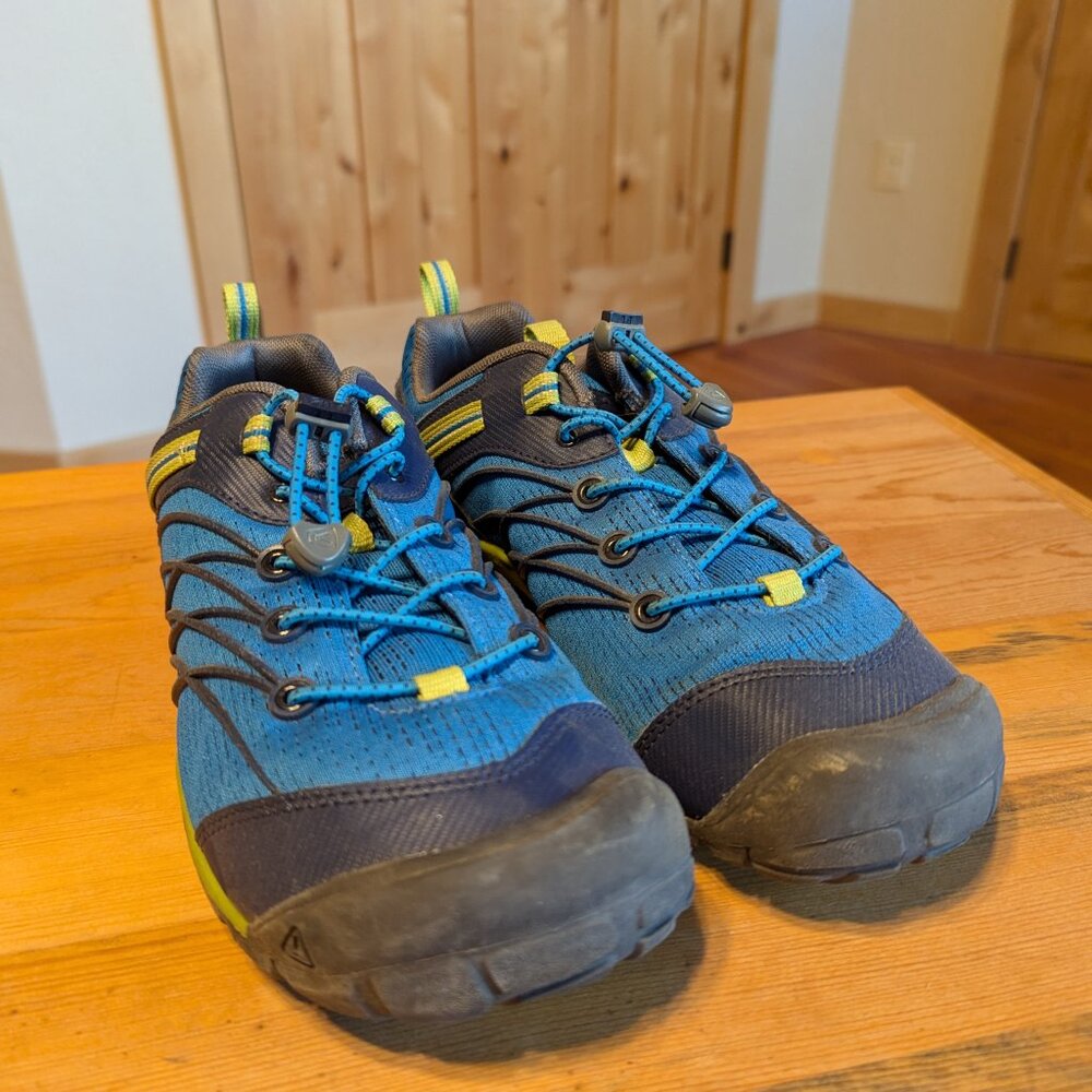 Keen size 5 boys shoes.  Blue